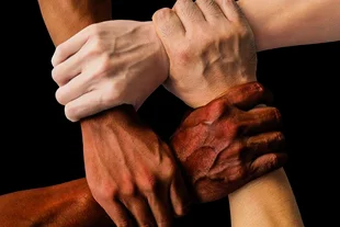 Cuatro emociones que atrapan a las mujeres en una relación de maltrato