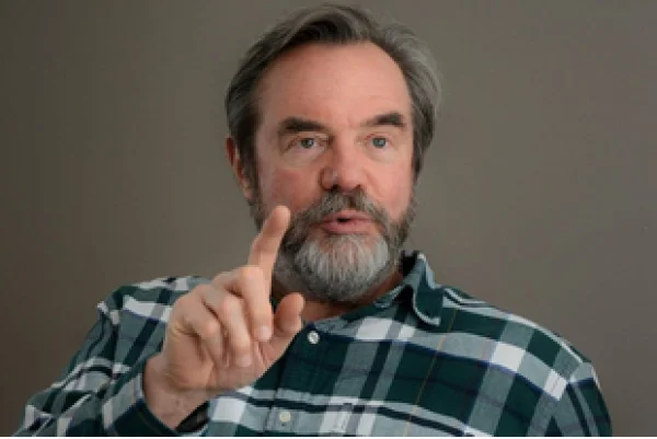 No des consejos si no te lo piden y si te lo piden, tampoco