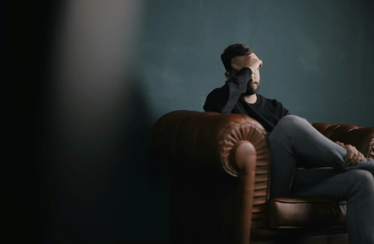 Tengo miedo a ir al psicólogo: por qué es normal y qué hacer con ese miedo